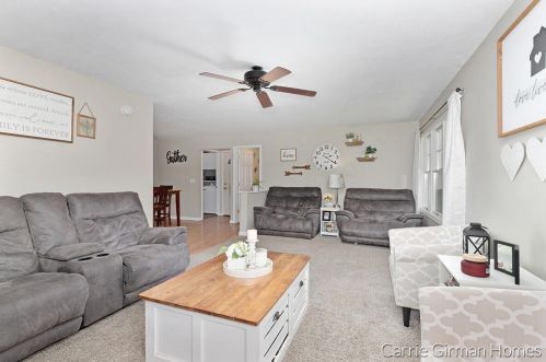 5807 124th Ave, Fennville MI  49408-9468 exterior