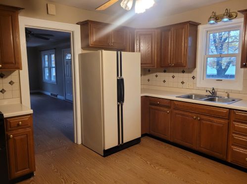 3308 Maple Grove Rd, Meskegon MI 49441-4138 exterior