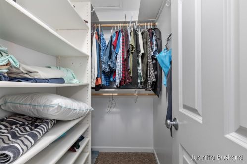 2461 Orchard Valley Dr, Fennville MI  49408-8461 exterior