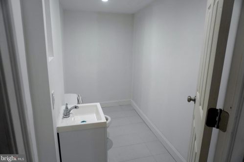 215 13 St, Chester PA 19013-3937 exterior