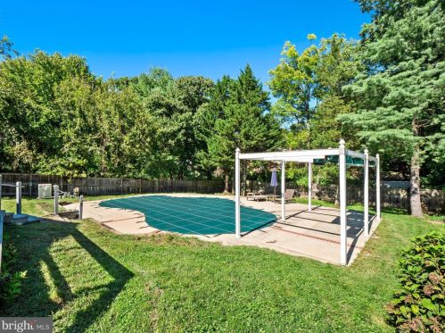 11839 Enid Dr, Rockville MD 20854-3454 exterior