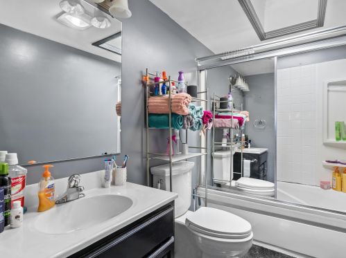 3519 Macarthur Dr, Manitowoc WI 54220-4229 exterior