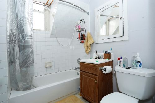 2943 Newhall St, Milwaukee WI 53211-3224 exterior