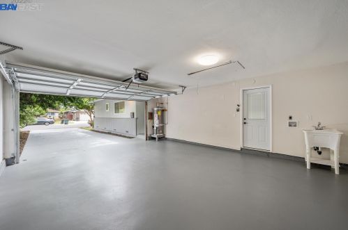 1143 Carey Dr, Concord CA 94520-4337 exterior