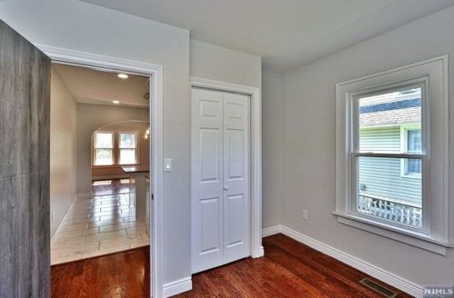 34 Enfield Ave, Montclair NJ 07042-3118 exterior