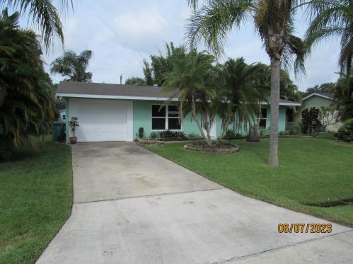620 Clifton Ln, Fort Pierce, FL 34983-2126