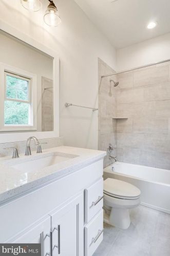 6208 Kellogg Dr, Mc Lean VA  22101-3121 exterior