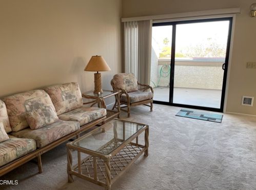 4687 San Sebastian Dr, Oxnard CA  93035-3644 exterior