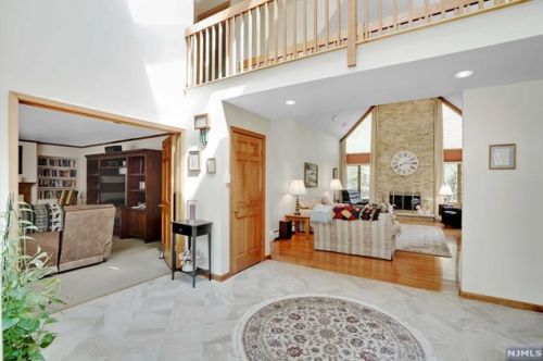 1 Storms Dr, Mahwah, NJ 07430-3177