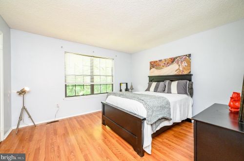 2 Drewes Ct, Trenton NJ 08648-2627 exterior