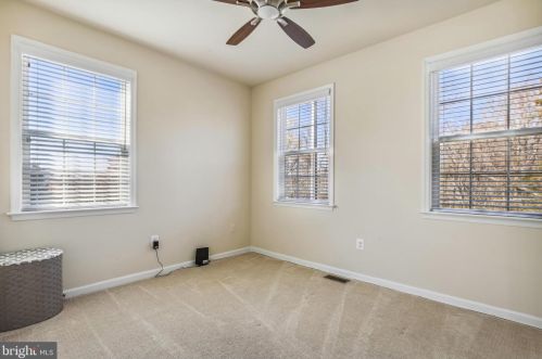 3570 Huntley Manor Ln, Alexandria VA  22306-5111 exterior