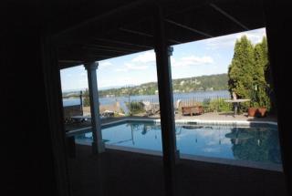 14818 37th Ave, Seattle WA  98155-7806 exterior