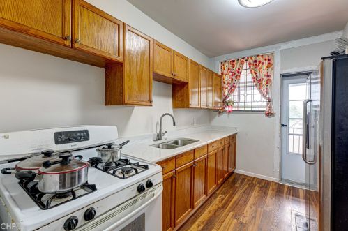 2832 Mozart St, Chicago, IL 60618-7715