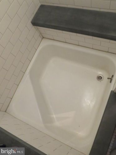 324 Camac St, Philadelphia PA 19140-4214 exterior