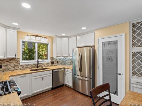 1413 Ogden Dr, Troy MI 48083-5339 exterior