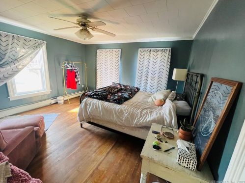 294 Broad St, Killingly CT 06239-3604 exterior