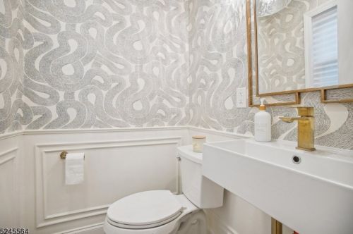 4 Northview Ter, Maplewood NJ  07040-3606 exterior