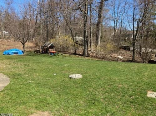 145 Monroe Trl, Hopatcong, NJ 07843-1511