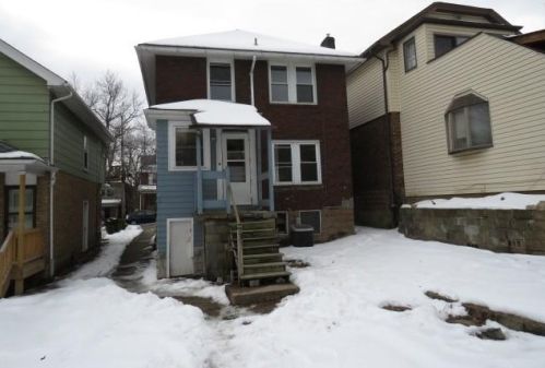 911 Kennebec St, Pittsburgh PA 15217-2605 exterior