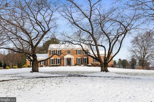 19840 Meredith Dr, Rockville, MD 20855-2426