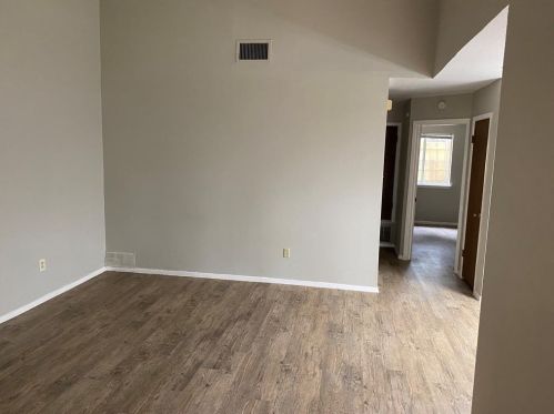 12000 Arrowwood Dr, Austin TX  78727-5802 exterior