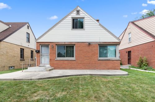 4461 53rd St, Milwaukee, WI 53218-5711