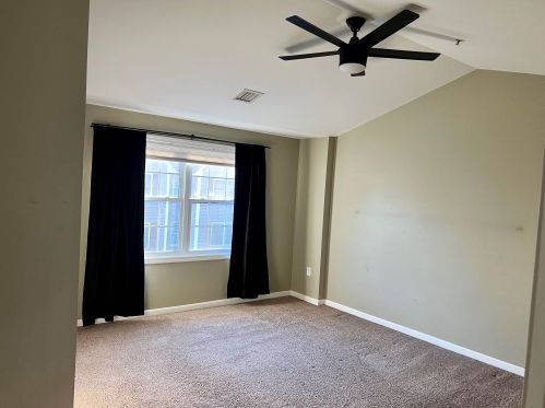 15 Townsend Dr, Dover NH 03820-6514 exterior