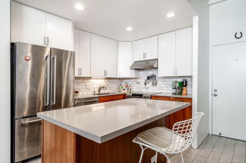 670 Prospect St, Honolulu, HI 96813-1936