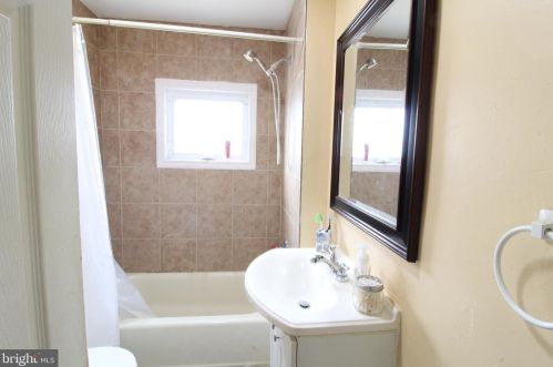 102 Reed Ave, Trenton NJ 08610-6306 exterior