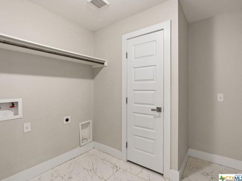 141 Lakeview, Spring Branch TX 78070-5398 exterior