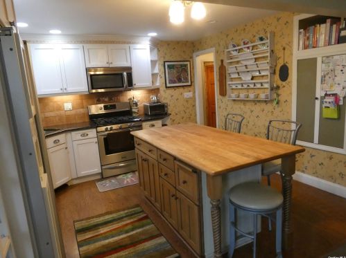 144 Old Country Rd, Huntington Station NY 11747-1814 exterior