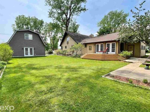 327 Cass St, Standish MI 48658-9229 exterior