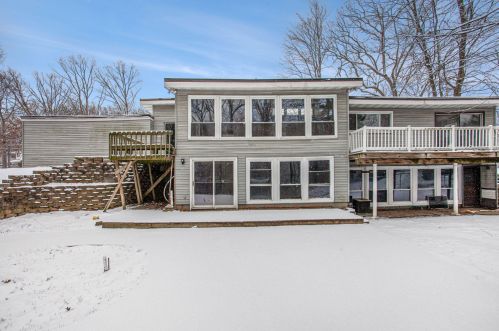 2161 Holliday Dr, Wyoming MI exterior