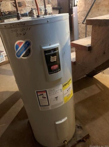 115 Reynolds St, Killingly CT 06239-2951 exterior