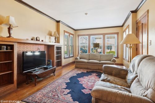 5815 Grace St, Chicago, IL 60634-2643