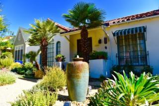 2306 Observatory Ave, Los Angeles, CA 90027-1336