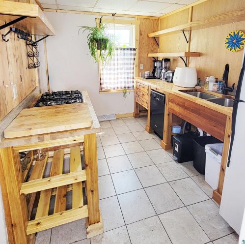 5818 Elinor St, Duluth MN 55807-1215 exterior