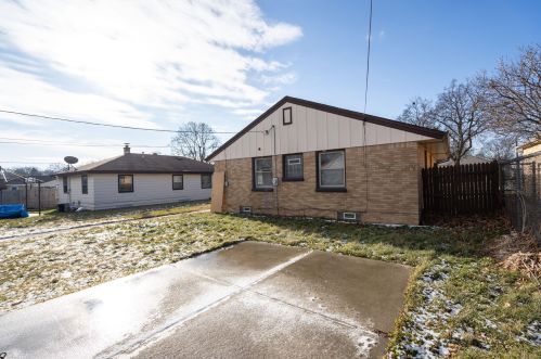 4256 72, Milwaukee WI 53216-1037 exterior