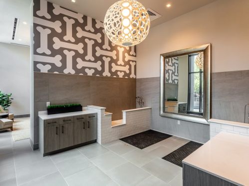 2350 Orchard St, Chicago IL  60614-0033 exterior