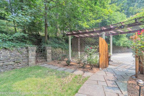 50 Hooper Ave, Atlantic Highlands NJ  07716-1537 exterior