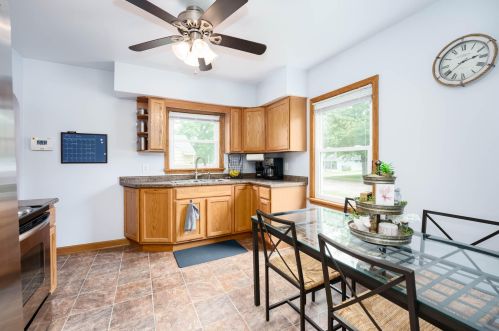 829 Parchmount Ave, Kalamazoo MI 49004-2055 exterior