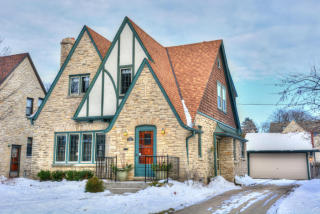 2738 72nd St, Milwaukee, WI 53219-2955