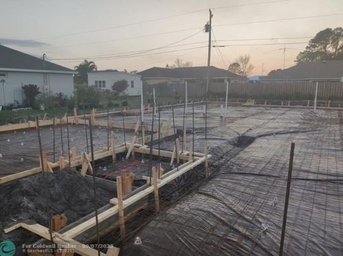 4650 Pearl St, Fort Pierce FL 34953-6754 exterior