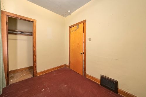 8417 Brandon Ave, Chicago IL 60617-4457 exterior