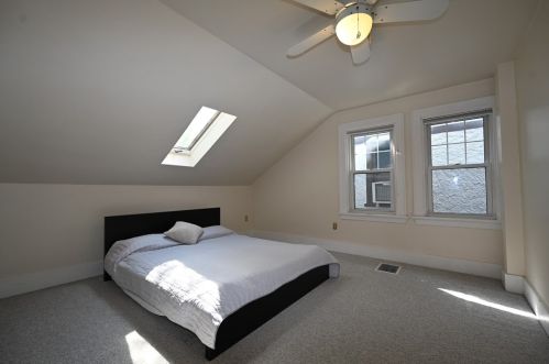 1122 King Ave, Pittsburgh PA 15206-1436 exterior