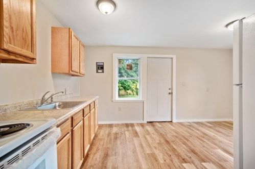 85-91 Putnam Cir, Springfield MA exterior