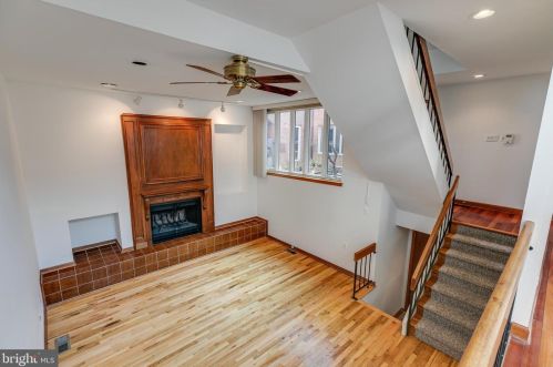 747 3 St, Philadelphia PA 19147-3324 exterior