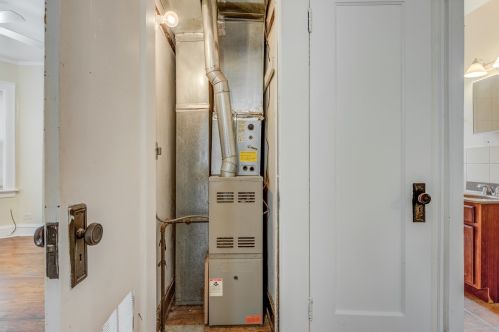 701 87 Pl, Chicago IL 60617-2702 exterior