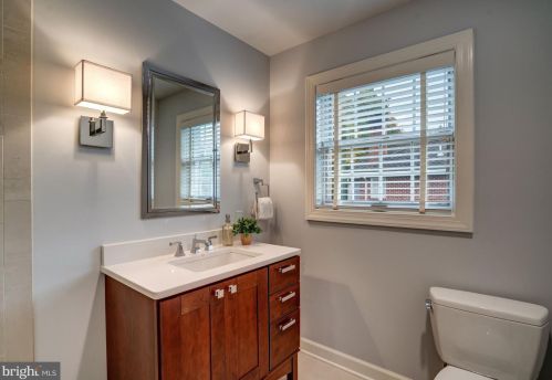 7621 Laurel Leaf Dr, Rockville MD 20854-1768 exterior