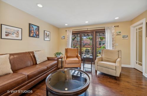 1320 Plymouth Ct, Chicago IL 60605-2717 exterior